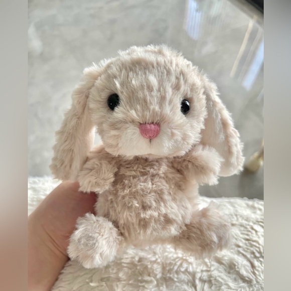 Jellycat yummy Bunny Beige Brand New with Tags (BNWT) - Picture 1 of 5